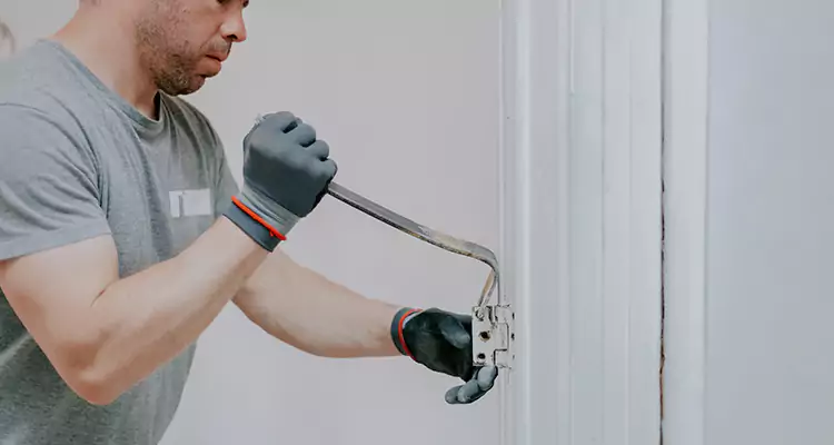Cracked Door Jamb Repair in Maitland, FL