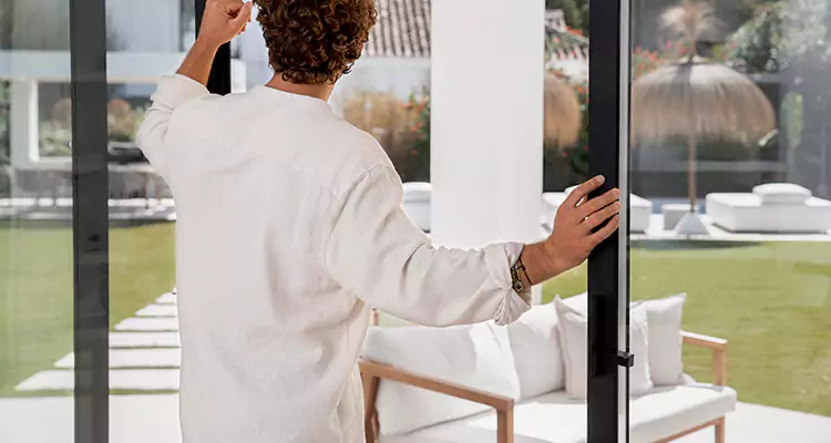 Sliding Screen Door Maintenance for Closing Issues in Maitland, FL